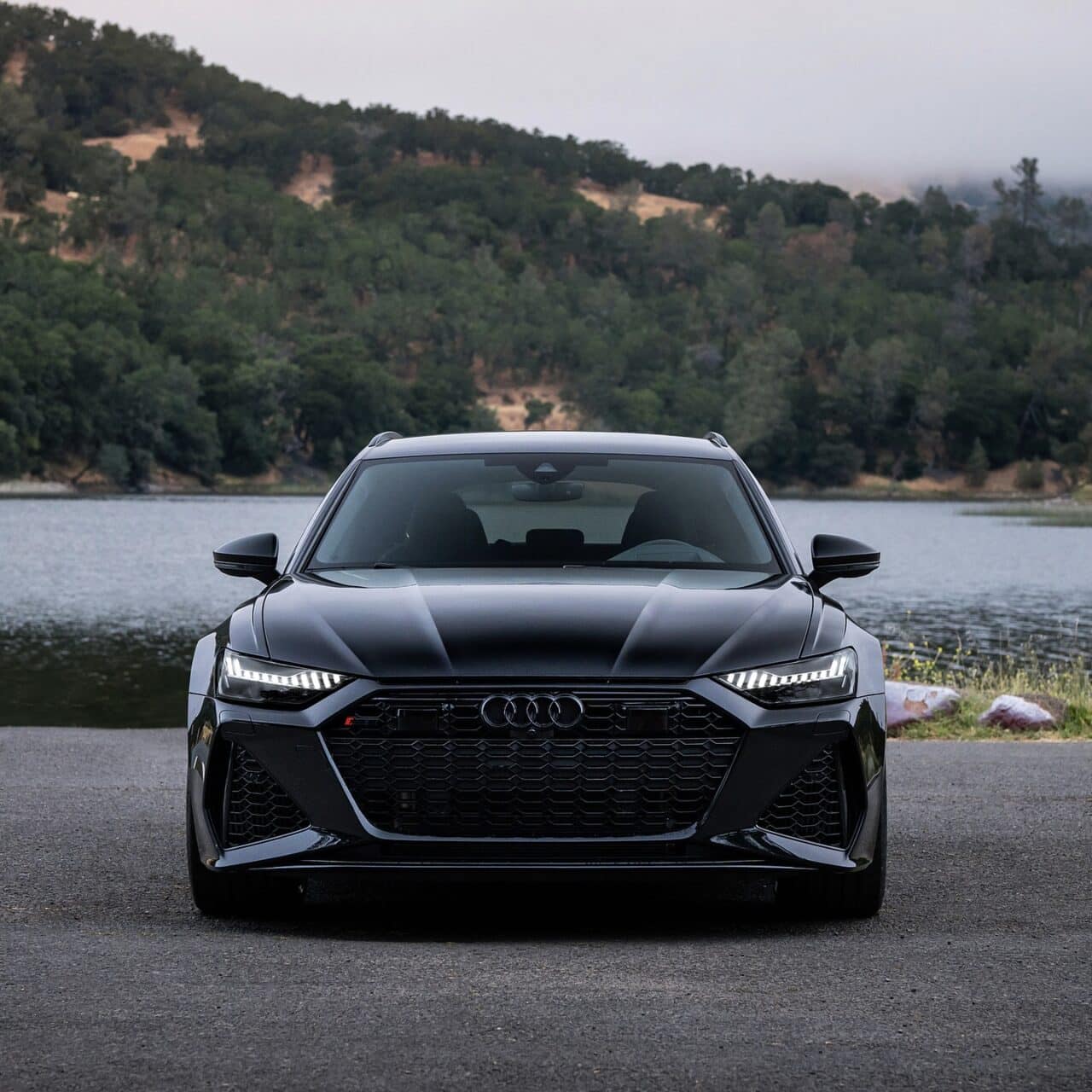 Photo face avant Audi RS6 Avant Performance 2023